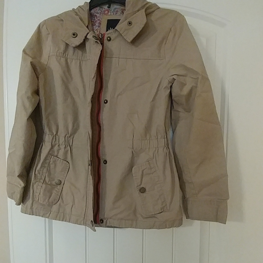Coat - Picture 2 of 4